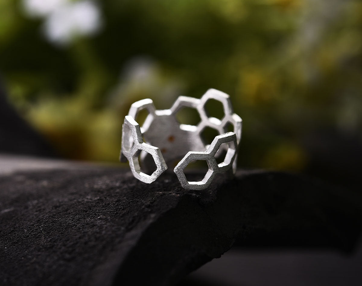 Elegant Adjustable Honeycomb Ring with 18k Gold Plating β MAEL