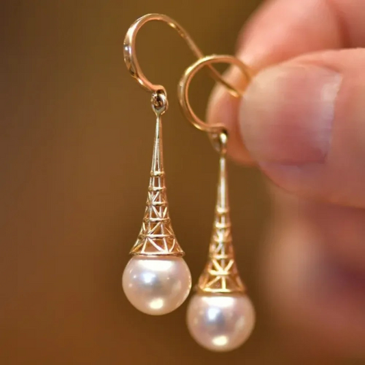 Vintage pearl earrings in gold