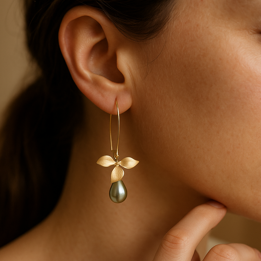 Erzulie | Earrings with Golden Leaf-Westeryn