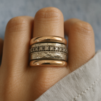 Thick Vintage Ring in Gold and Silver-Westeryn