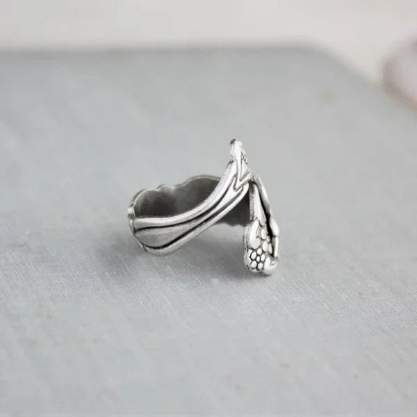 “Whispering Blossom Ring”-Westeryn