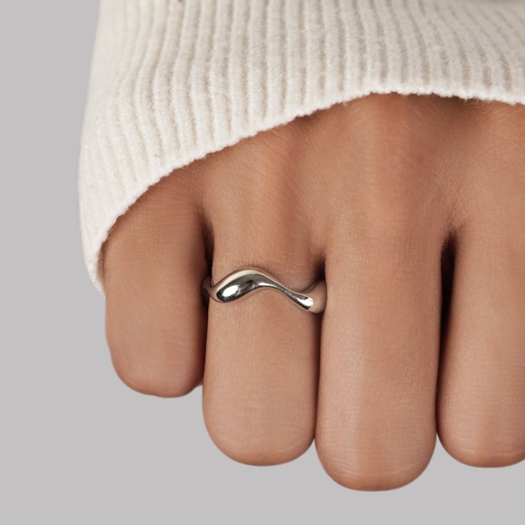 Waves - Minimalist Ring-Westeryn