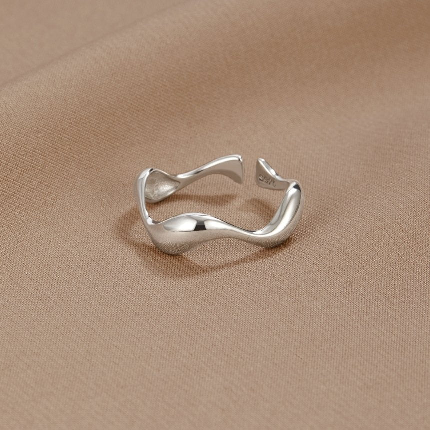 Waves - Minimalist Ring-Westeryn