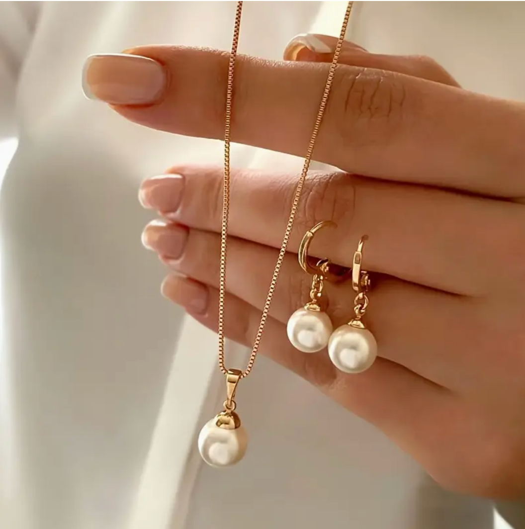 3-Piece Freshwater Pearl Set Earrings & Necklace-Westeryn