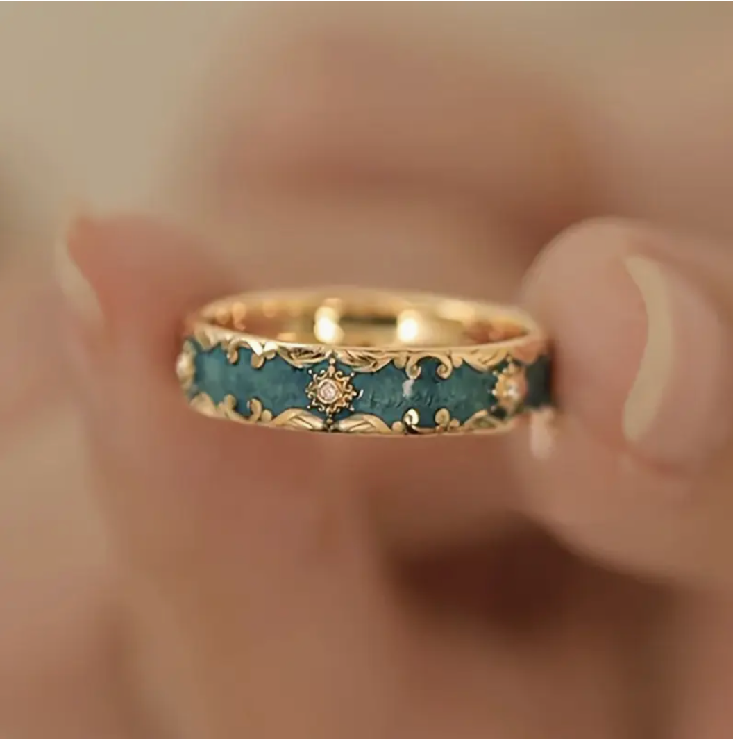 Elegant Vintage Ring with Elegant Designs-Westeryn