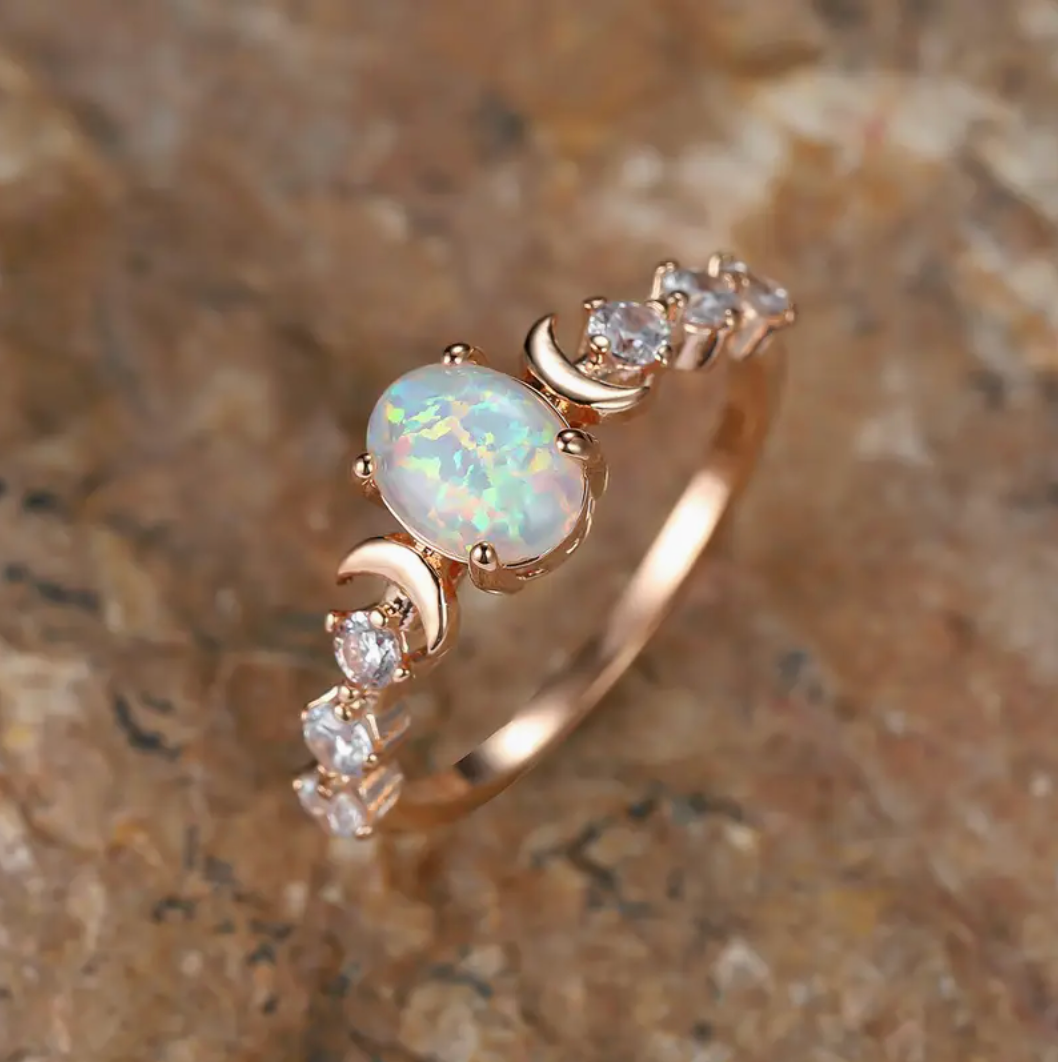 Moonstone Opal Vintage Ring in Gold-Westeryn