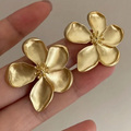 Golden Flower Earrings in Vintage Design-Westeryn