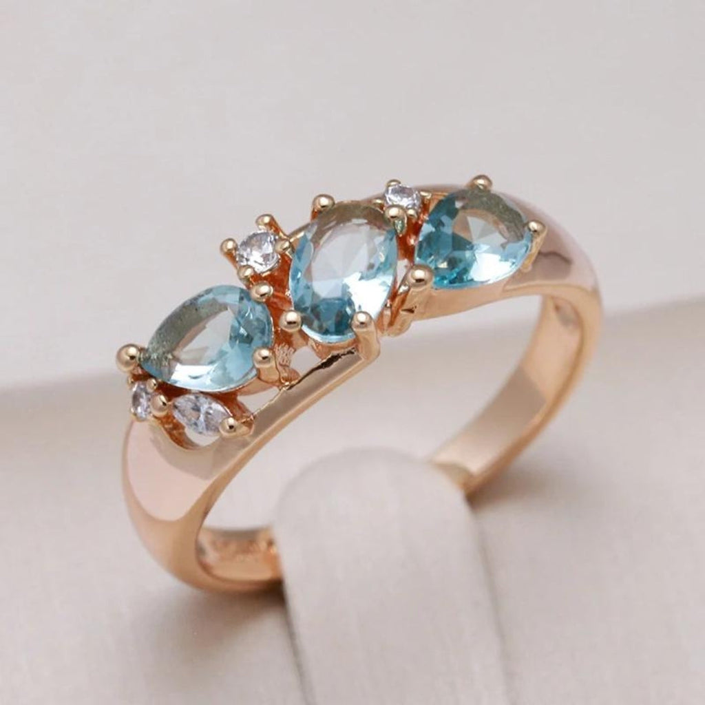 Elegant Blue Vintage Zirconia Ring in Gold-Westeryn