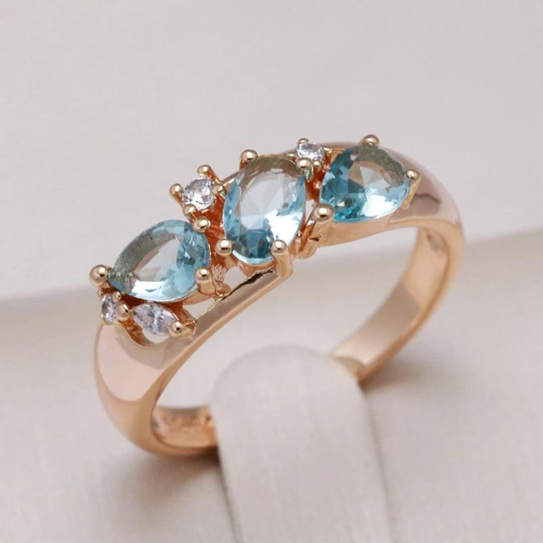Elegant Blue Vintage Zirconia Ring in Gold-Westeryn