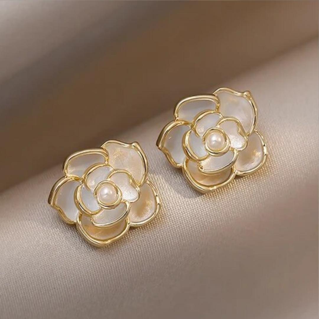 Elegant White Flower Earrings with Pearls-Westeryn