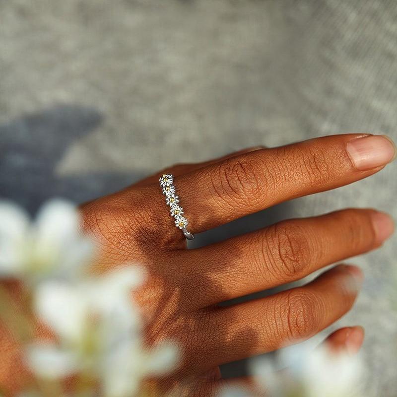 Adjustable Silver Daisy Ring-Westeryn