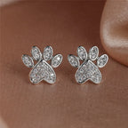 ALINA – Elegant heart-shaped paw stud earrings with sparkling white zirconia-Westeryn