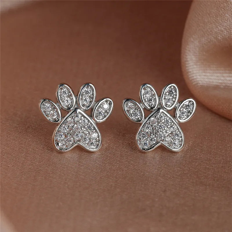 ALINA – Elegant heart-shaped paw stud earrings with sparkling white zirconia