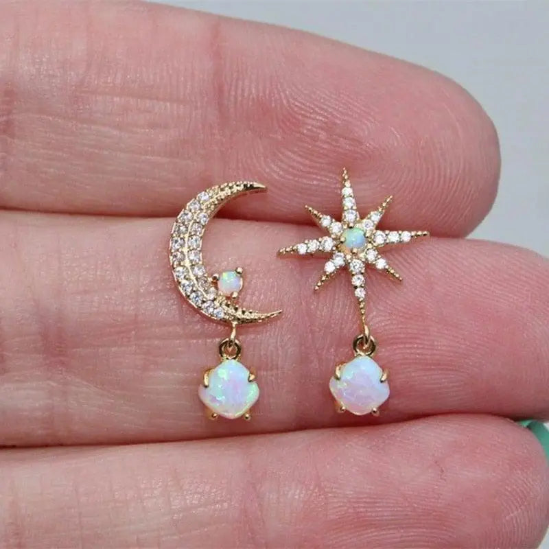 Moon and Star Earrings made of Gold and Opal-Westeryn