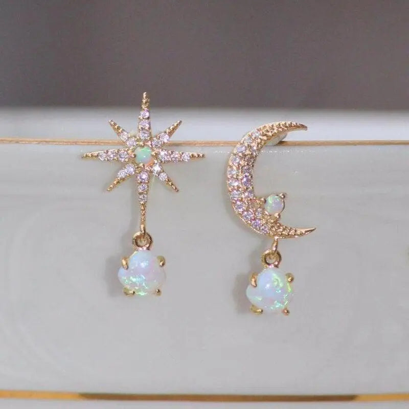 Moon and Star Earrings made of Gold and Opal-Westeryn