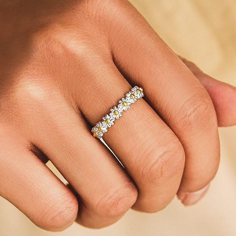 Adjustable Silver Daisy Ring-Westeryn