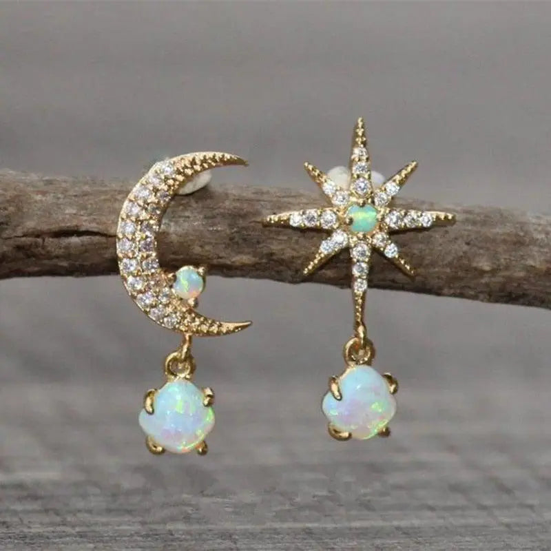 Moon and Star Earrings made of Gold and Opal-Westeryn