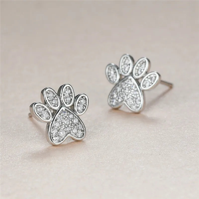 ALINA – Elegant heart-shaped paw stud earrings with sparkling white zirconia