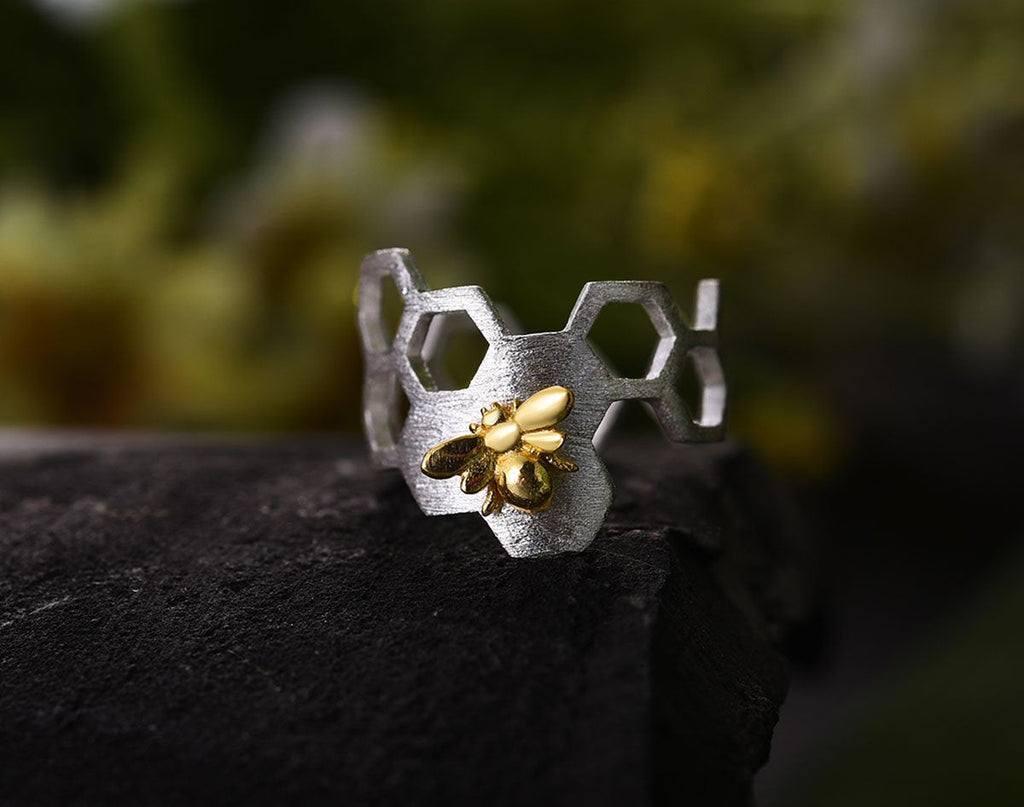 Elegant Adjustable Honeycomb Ring with 18k Gold Plating – MAEL-Westeryn