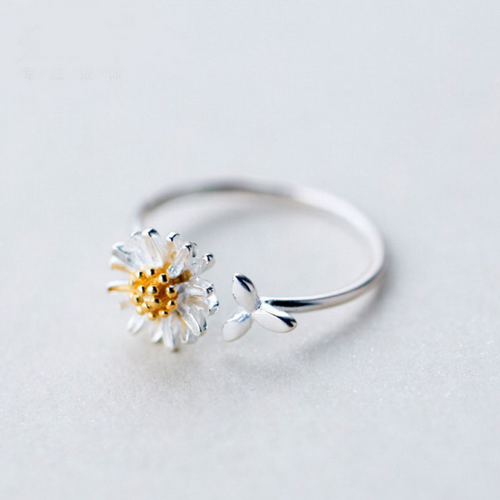 Adjustable Silver Ring with Hand-Painted Daisy-Westeryn