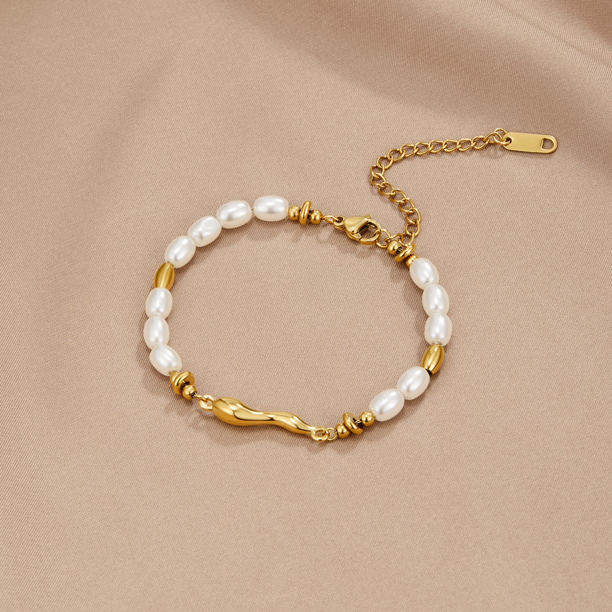 Love freshwater pearl bracelet-Westeryn