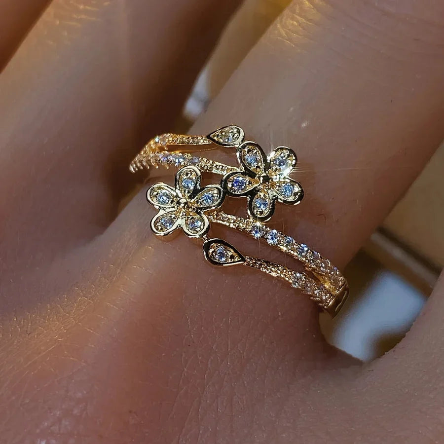 Elegant Bright Flower Gold Ring | Gold-Westeryn