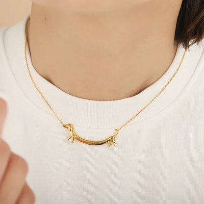 LILOU – Elegant Dachshund Necklace in Stylish Gold Look