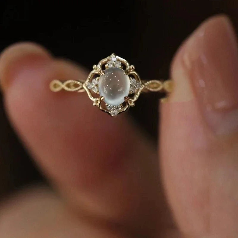 Mathilda Moon Stone -Ring