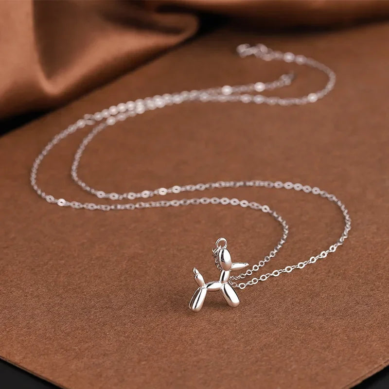 JUNO – Elegant Necklace with Charming Balloon Dog Pendant in Radiant Gold Look
