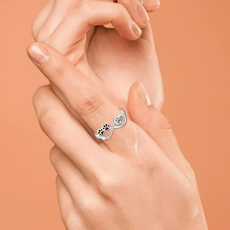 ARINA – Charm Paw Ring with Heart and Infinity Design, adorned with Sparkling Zirconia for Special Accents