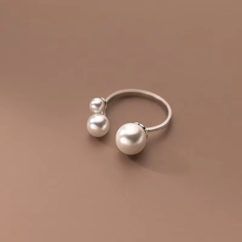 Adjustable Triple Freshwater Pearl Ring-Westeryn