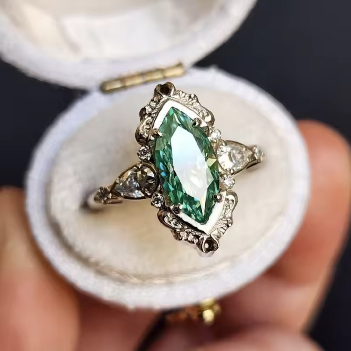 Vaelira Thornewyn Ring