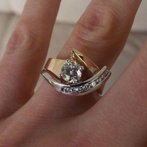 Alizee | Irregular Vintage Ring with Diamonds