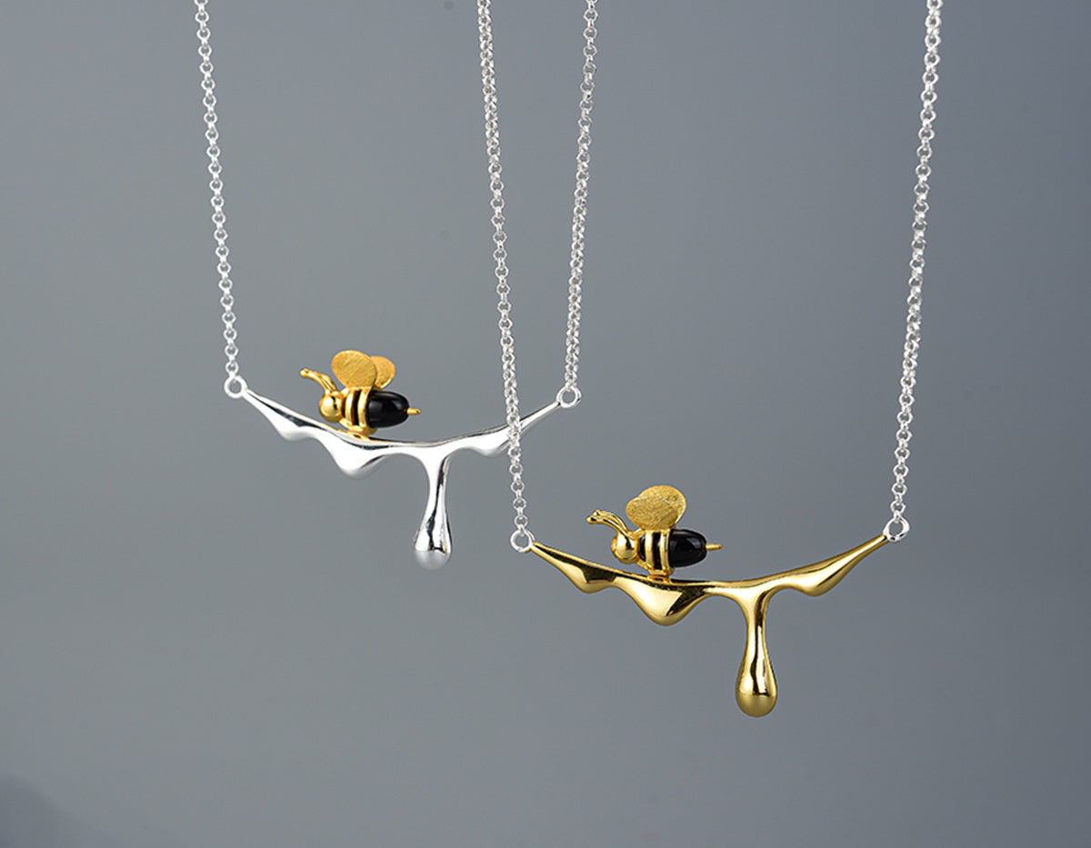 MELINA – Elegant Dripping Honey & Bee Necklace for Nature Lovers