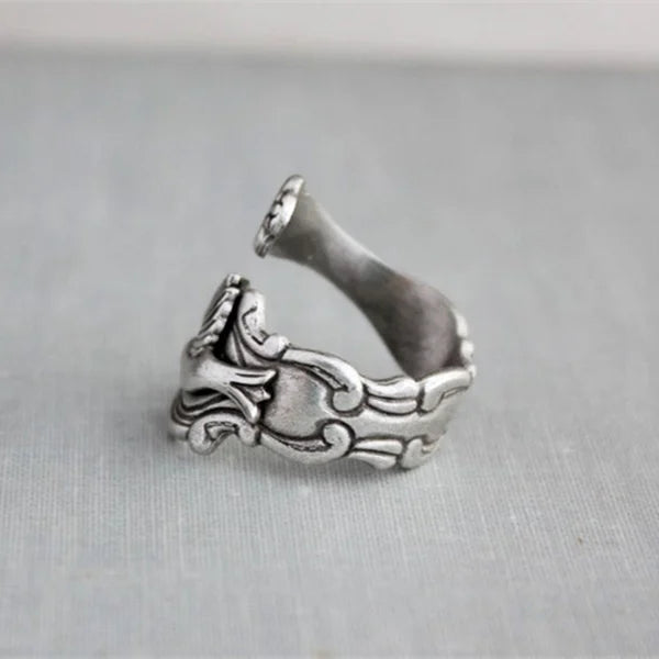 “Whispering Blossom Ring”-Westeryn