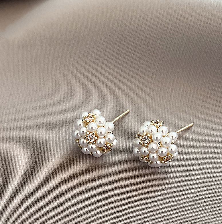 Small Elegant Pearl Earrings-Westeryn