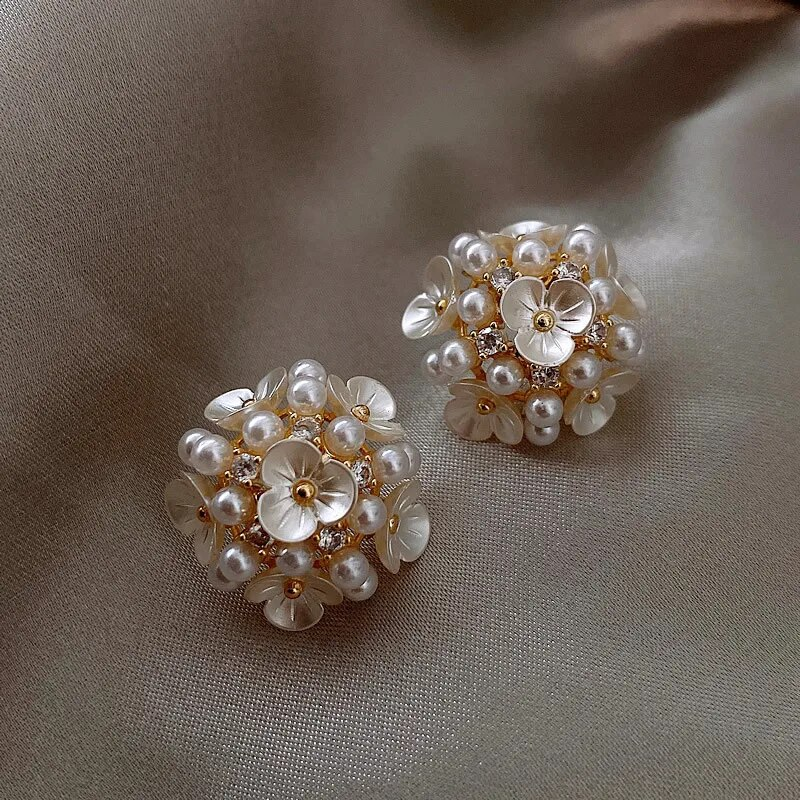 Flower Earrings with Elegant Pearls-Westeryn