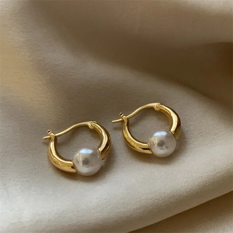 Elegant Golden Pearl Earrings-Westeryn