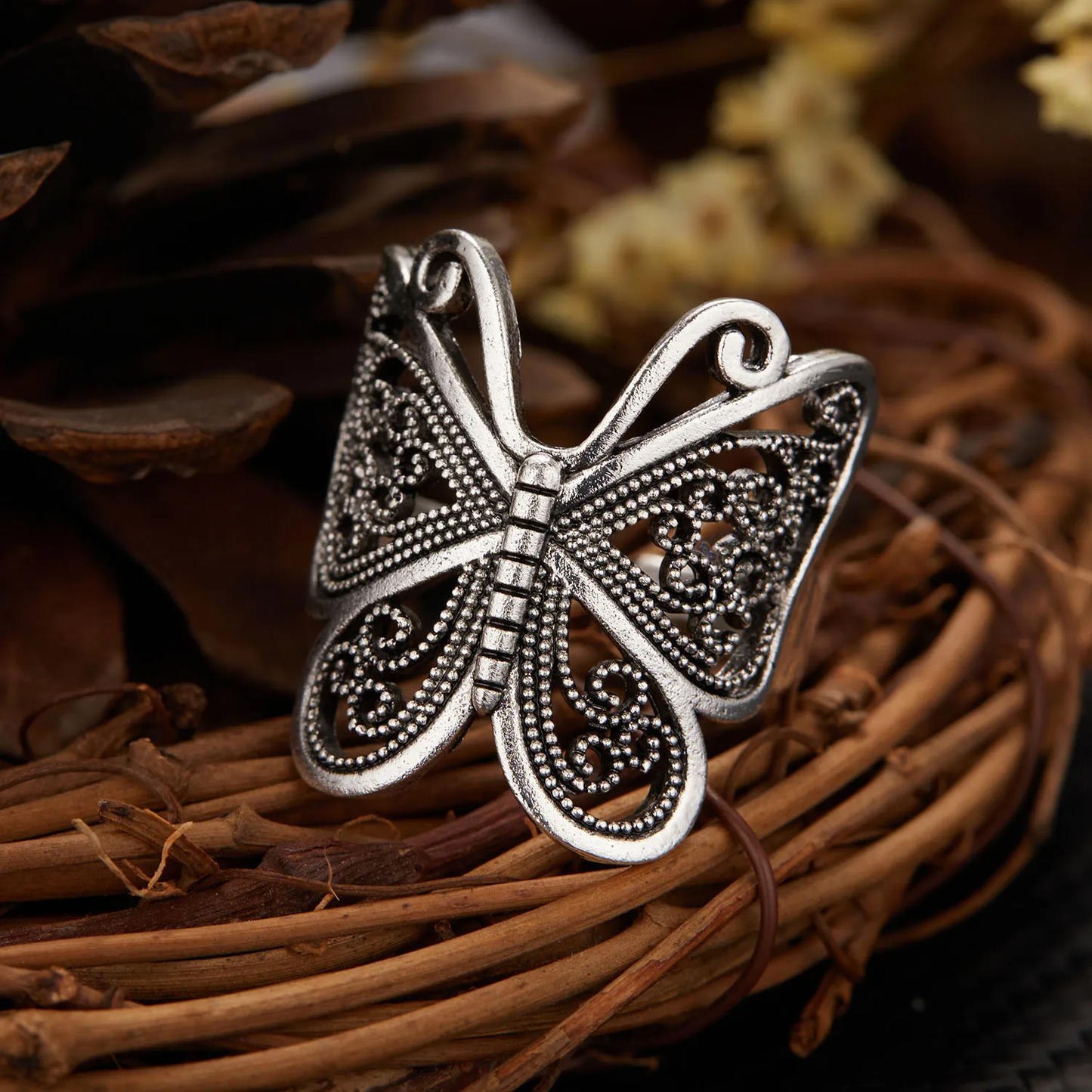 Elegant Vintage Butterfly Ring in Silver – Lunaie, the Perfect Jewelry Piece for Stylish Ladies