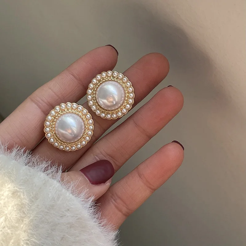 Elegant Shiny Pearl Earrings-Westeryn