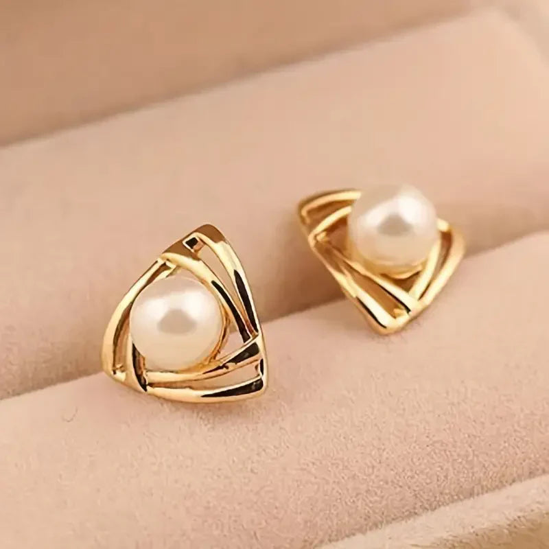 Exquisite Pearl and Gold Earrings | Gold-Westeryn
