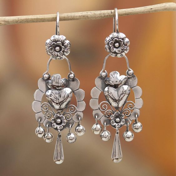 Elegant Vintage Silver Earrings with Swinging Heart & Flower Motifs - Alenyai-Westeryn