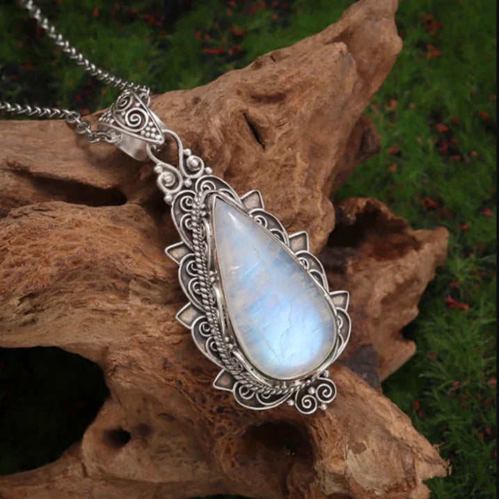 Hedwig Moonstone Necklace-Westeryn