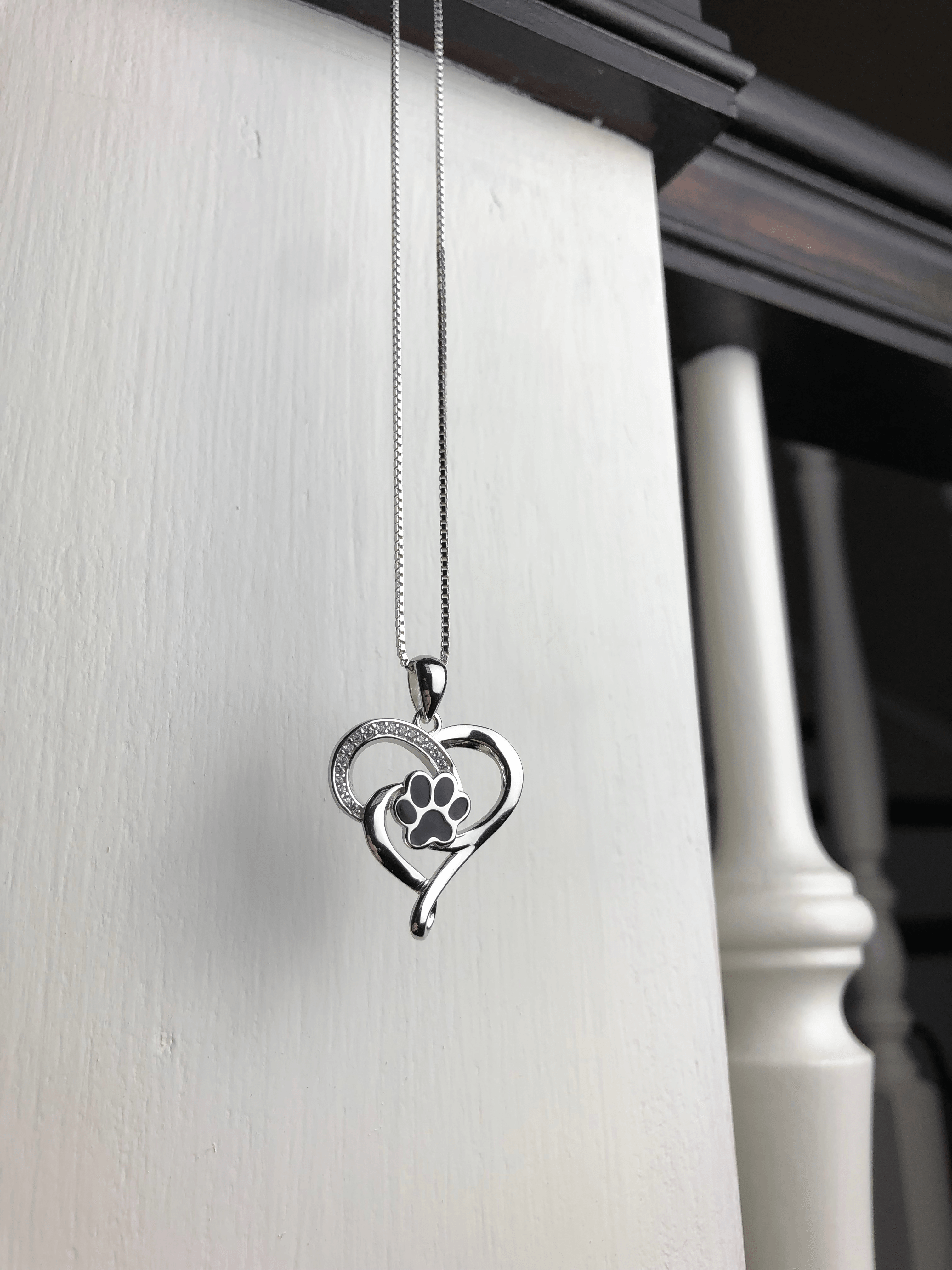 ELIN – Elegant Infinity Necklace with Heart & Paw in Stainless Steel-Westeryn