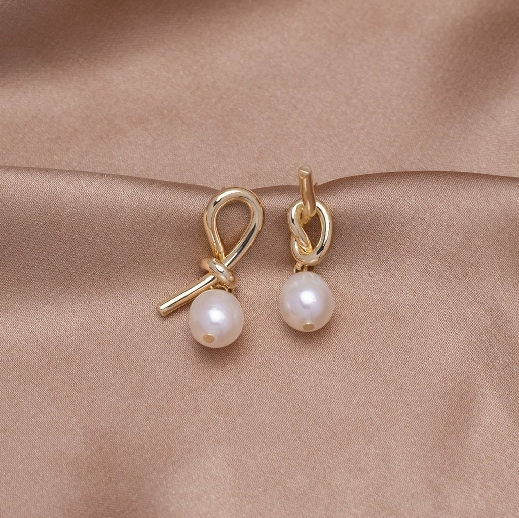 Knot Gold & Freshwater Pearls Earrings-Westeryn