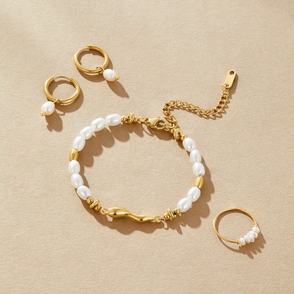 Love freshwater pearl bracelet-Westeryn