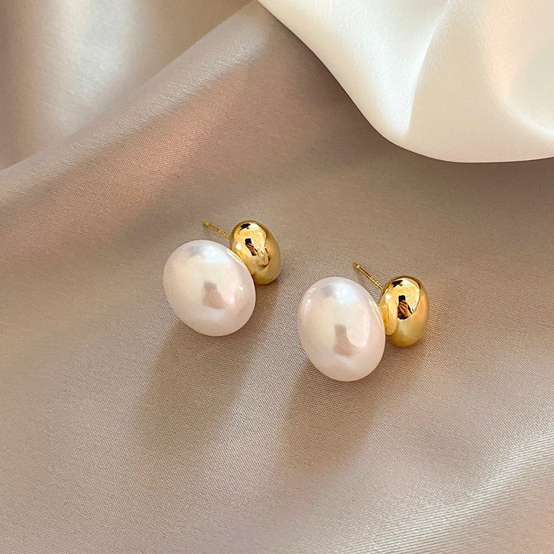 Vintage Pearl Earrings by Aeri-Westeryn
