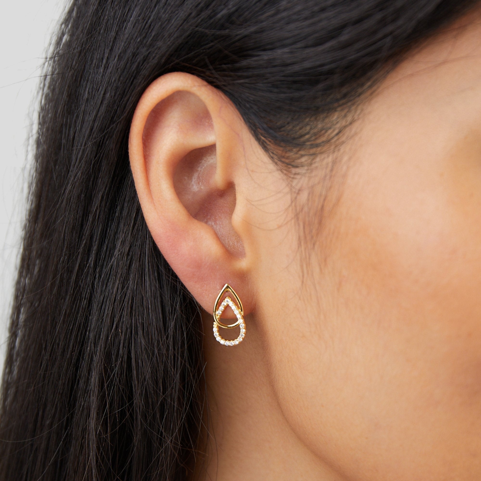 Lin Droplet-Shaped Link Earrings-Westeryn