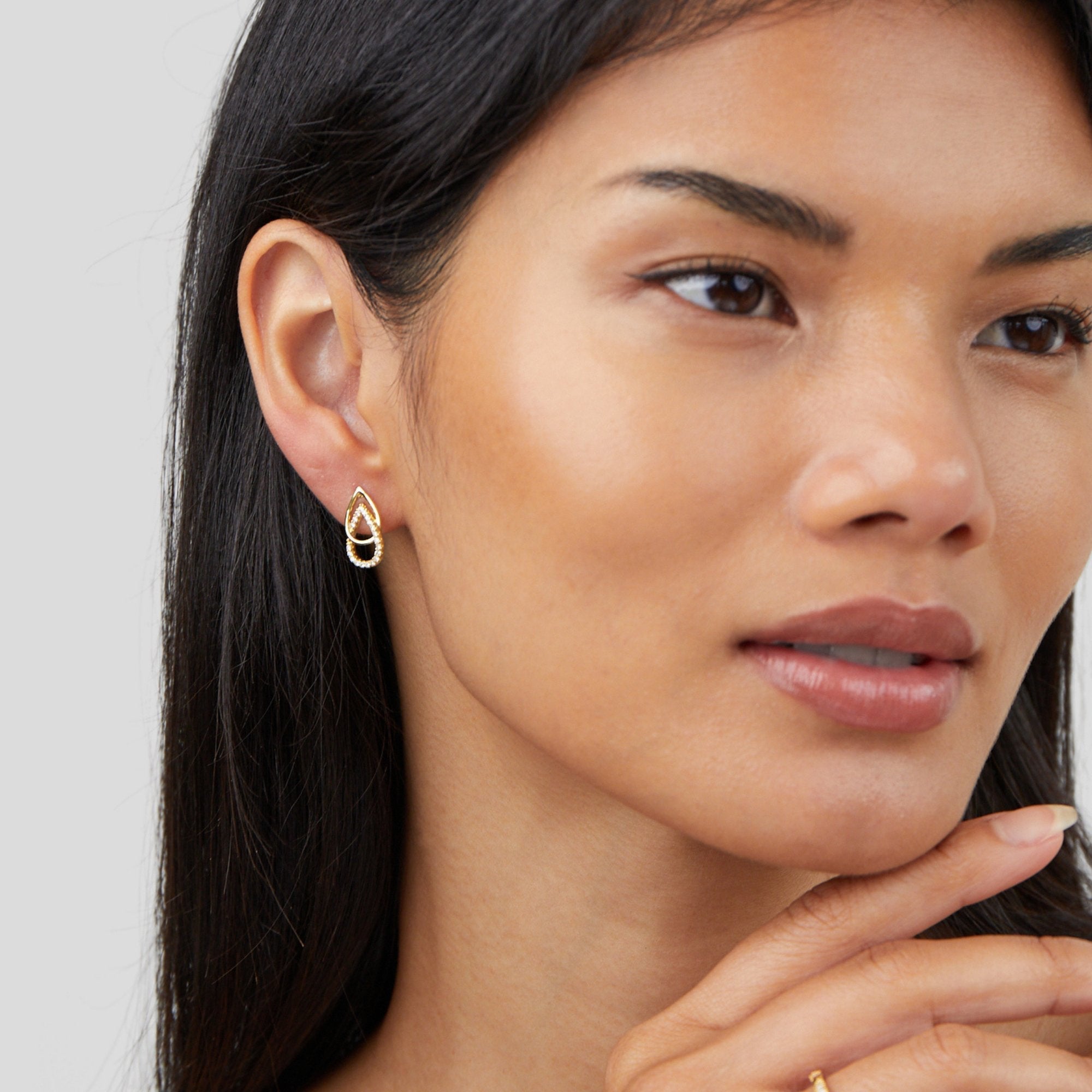 Lin Droplet-Shaped Link Earrings-Westeryn