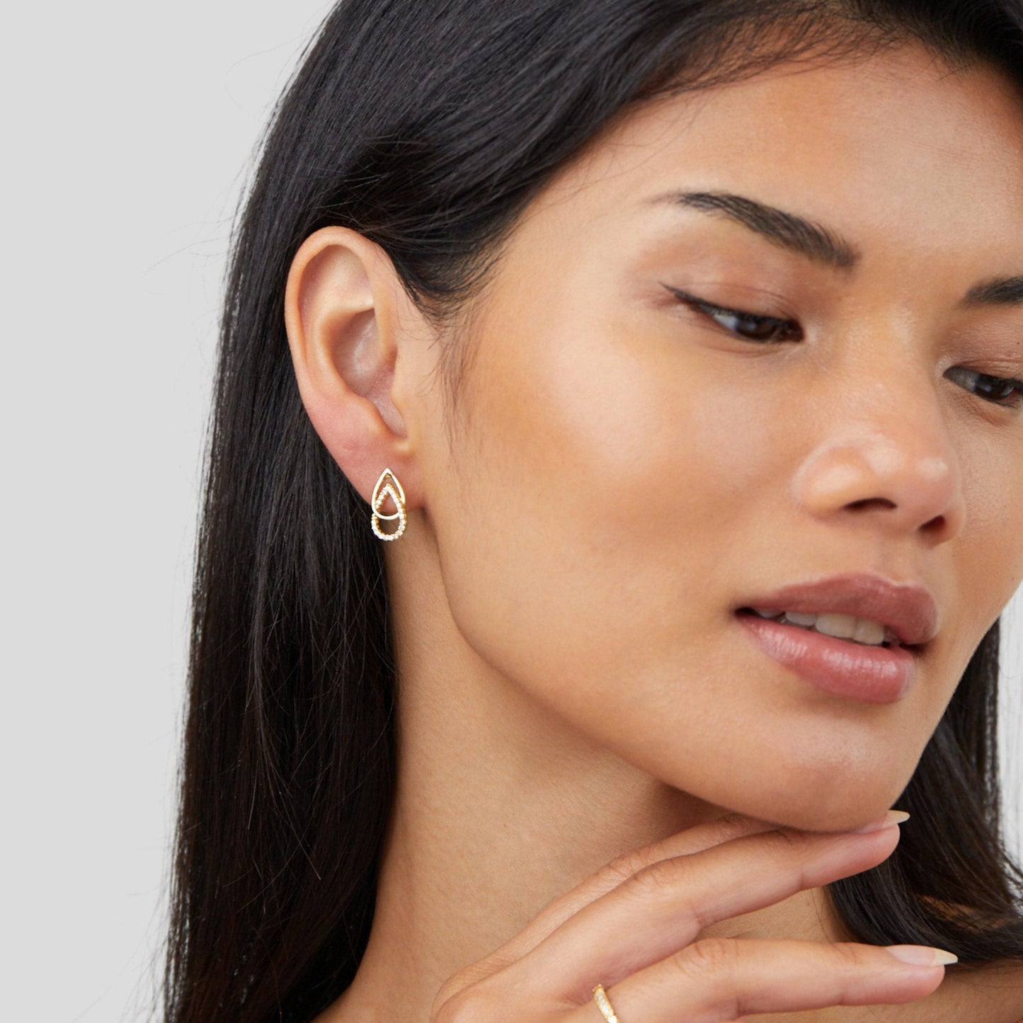 Lin Droplet-Shaped Link Earrings